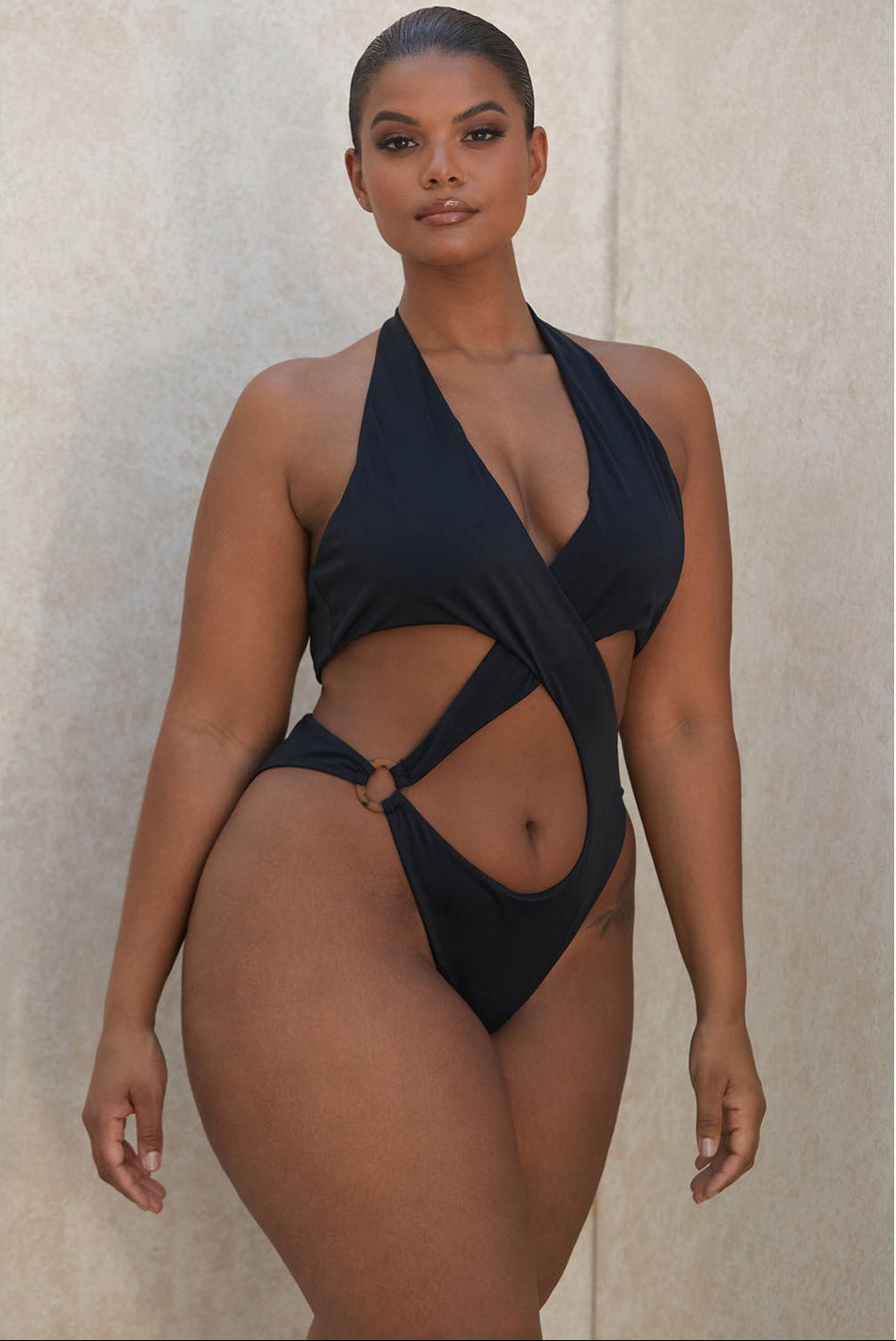 Maillot de bain une pièce découpé
